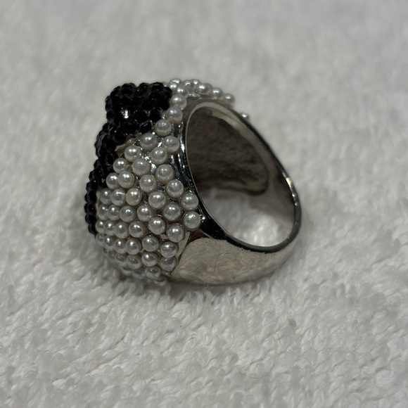 Vintage Statement Pearl & Black Rhinestone Ring - Size 7 - Picture 12 of 17